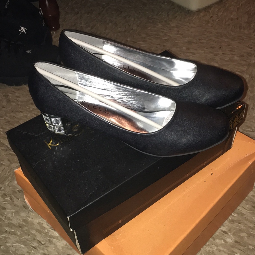 Black shoes